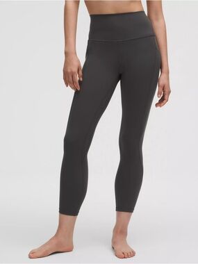 108 LULULEMON LEGGING SZ S? W 10.2” R 9” L 35.5” I 27”